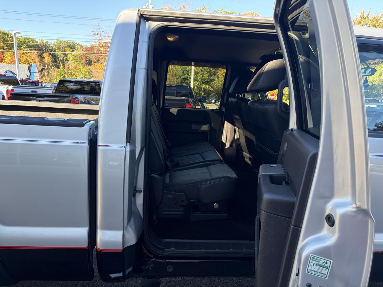 Ford Super Duty F-350 SRW  2011