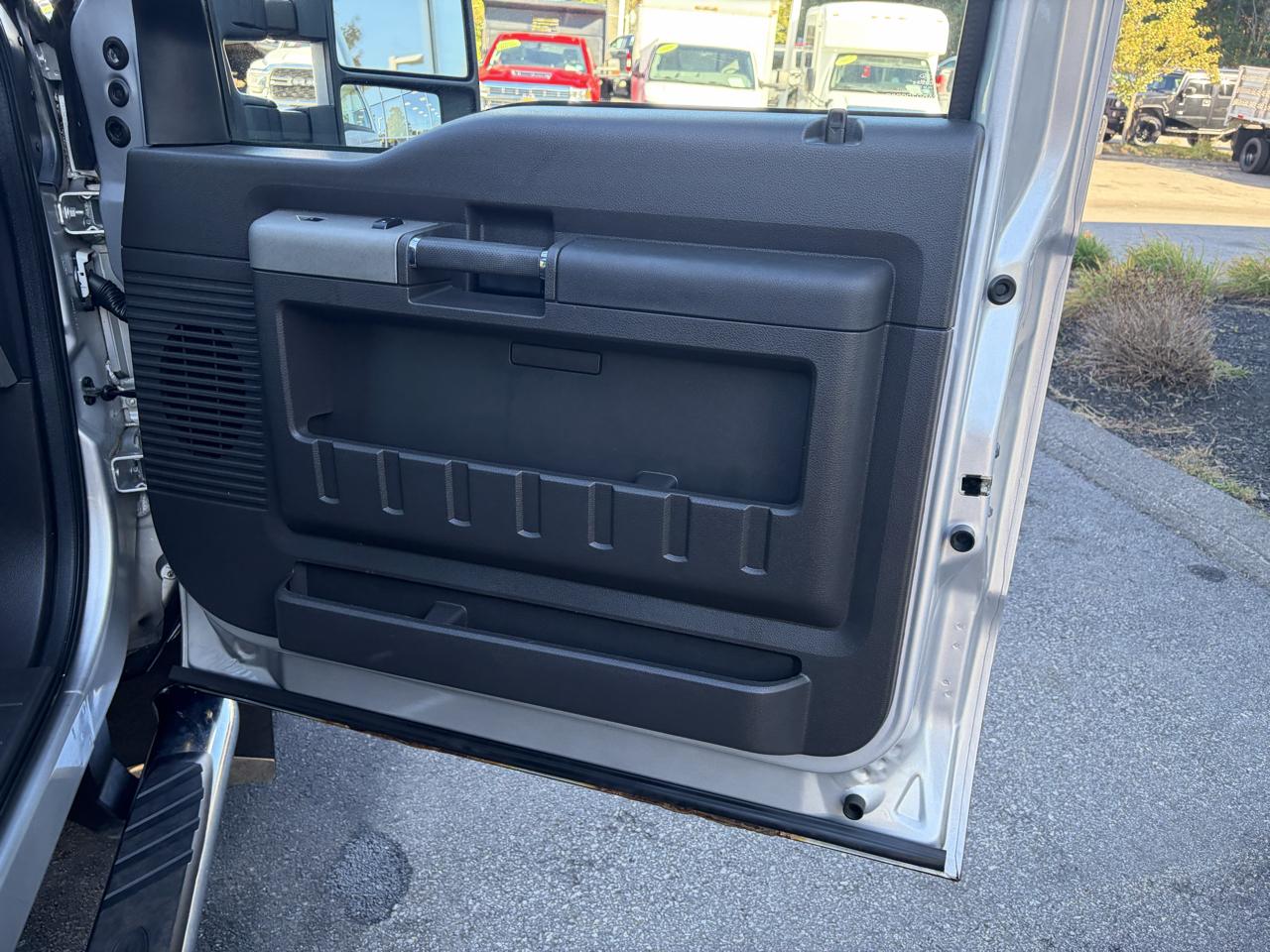 Ford Super Duty F-350 SRW  2011