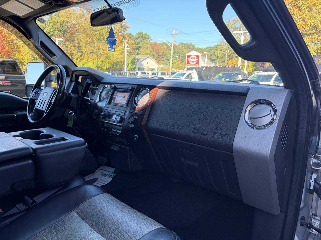 Ford Super Duty F-350 SRW  2011