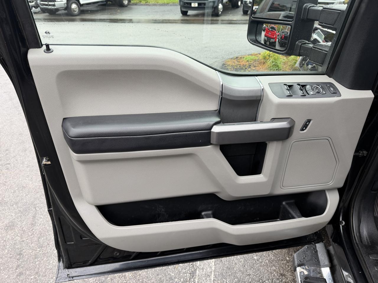 Ford Super Duty F-350 DRW  2021