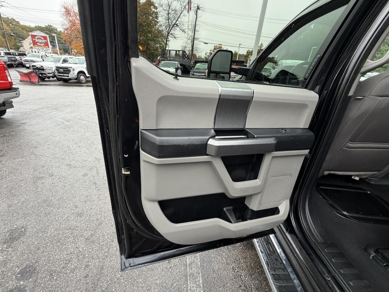 Ford Super Duty F-350 DRW  2021