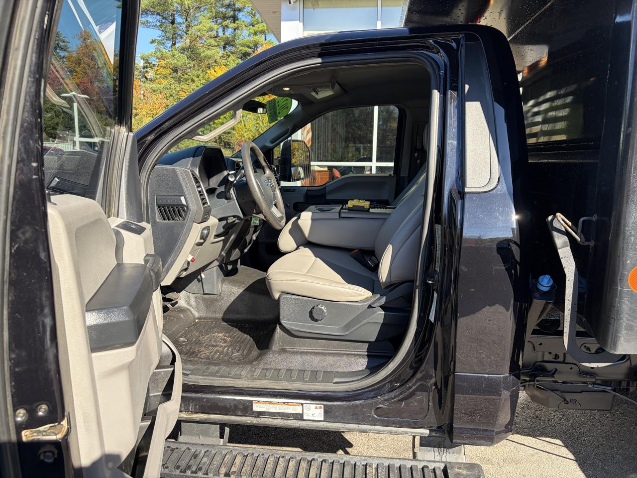 Ford Super Duty F-550 DRW  2022