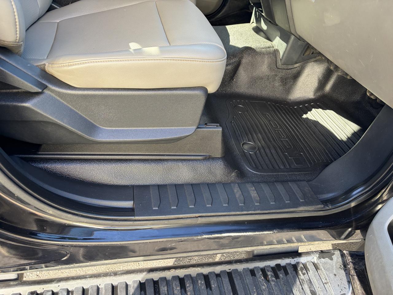 Ford Super Duty F-550 DRW  2022