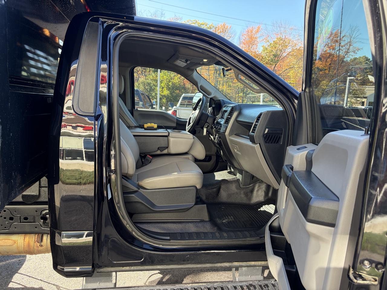 Ford Super Duty F-550 DRW  2022