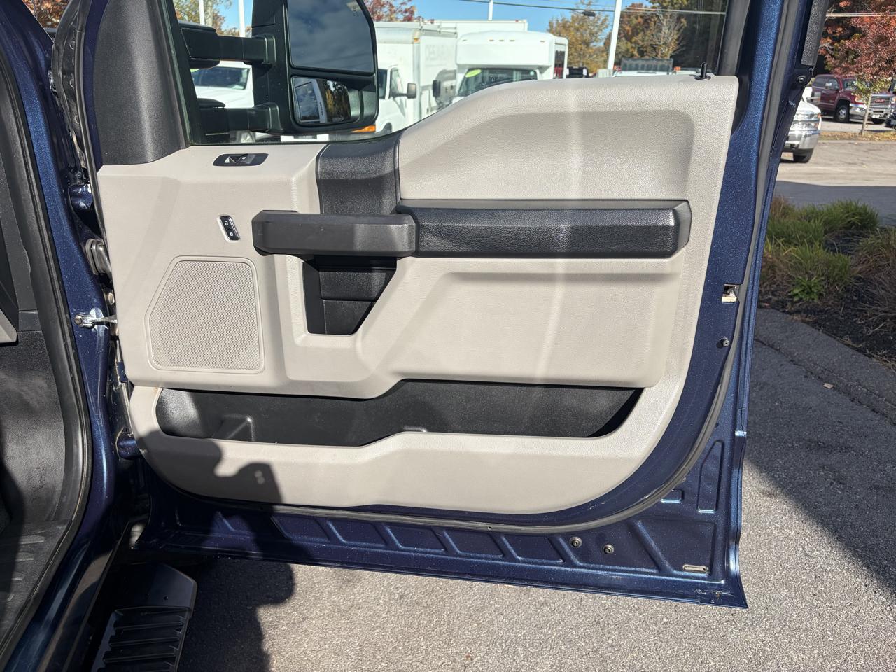 Ford Super Duty F-350 DRW  2017