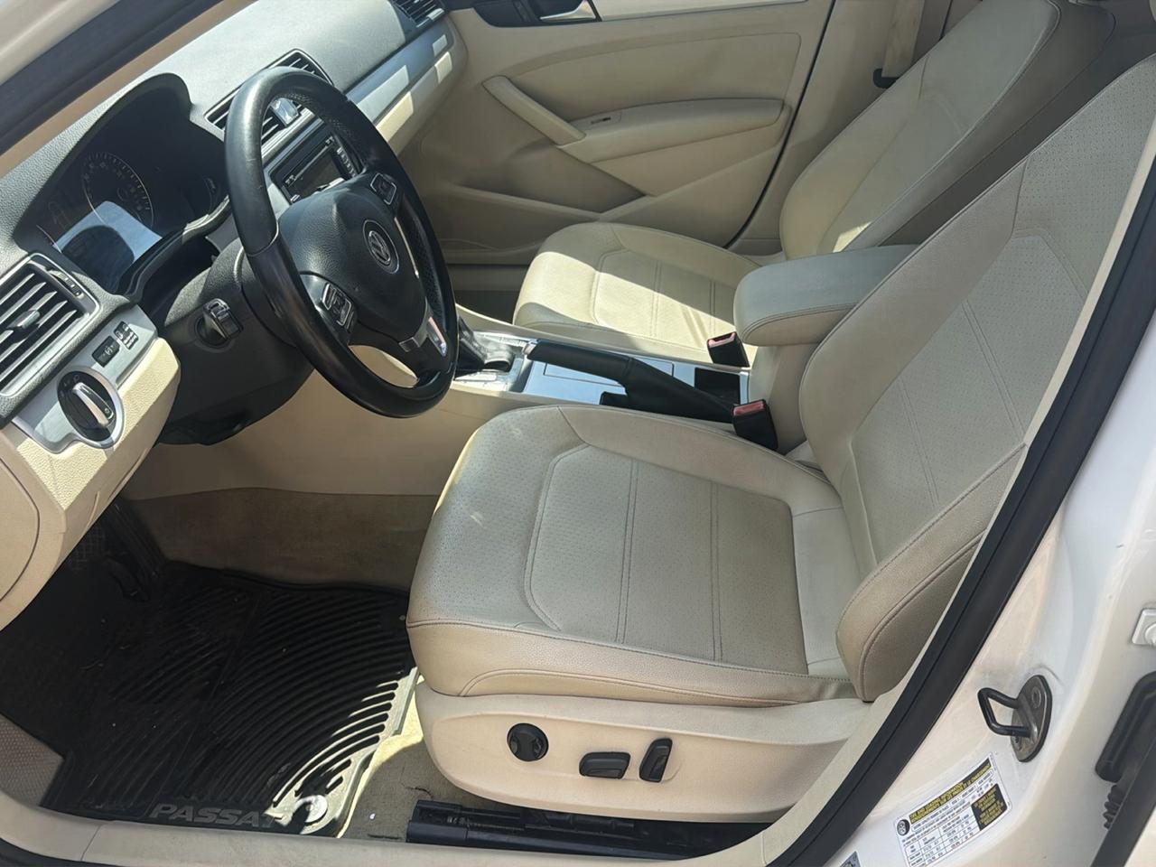 Volkswagen Passat 2.0L TDI SEL2 2012