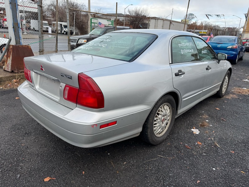 Mitsubishi Diamante Base 1999