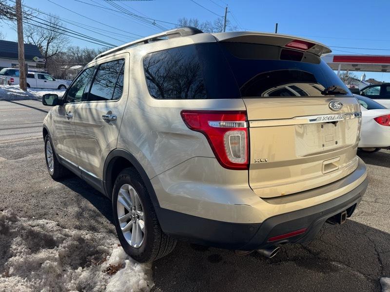 Ford Explorer XLT 4WD 2011