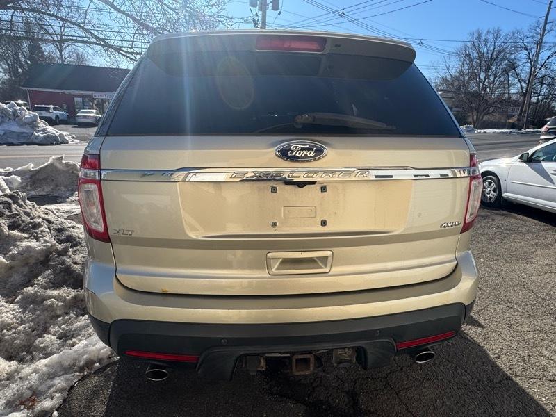 Ford Explorer XLT 4WD 2011