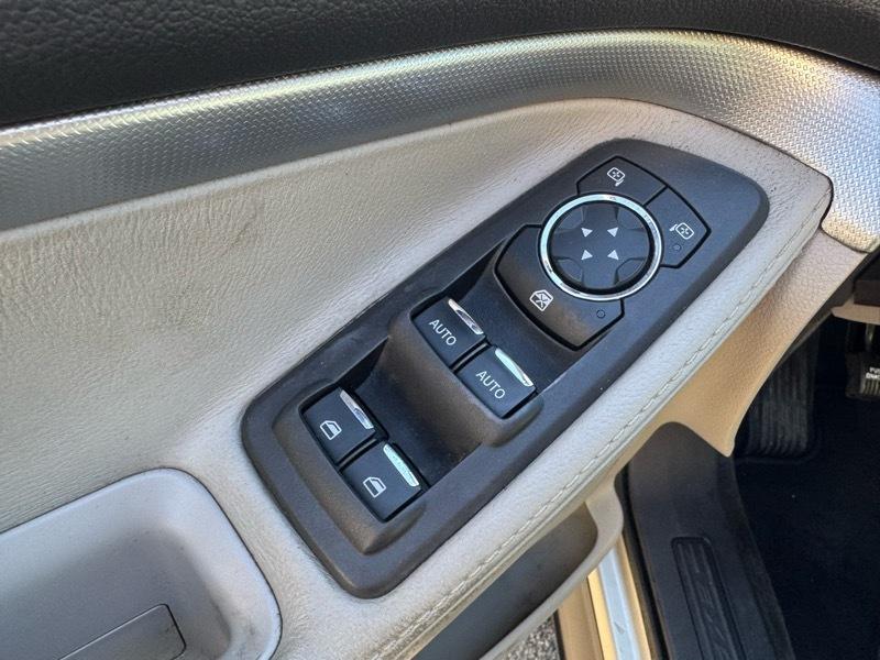 Ford Explorer XLT 4WD 2011