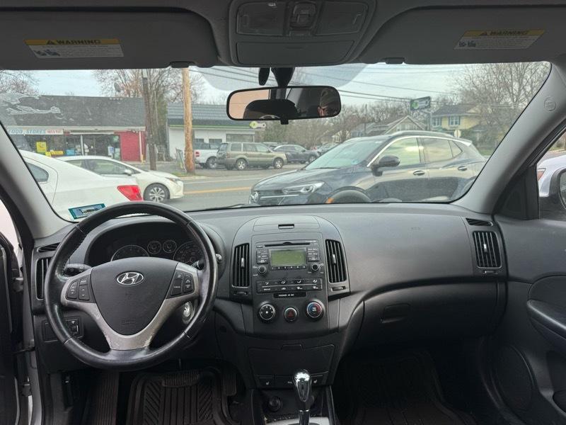 Hyundai Elantra Touring SE Automatic 2010