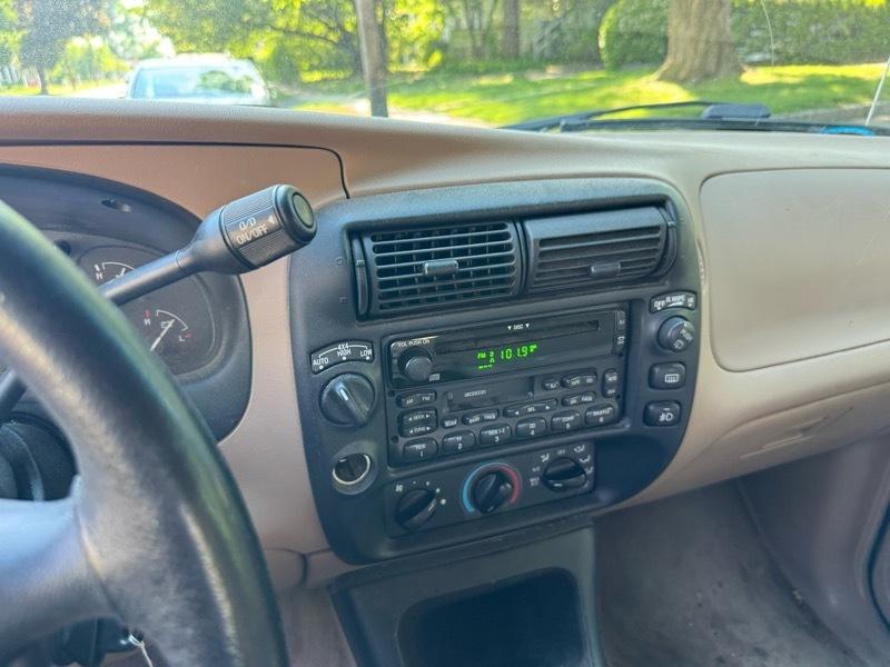 Ford Explorer XLT 4WD 2000
