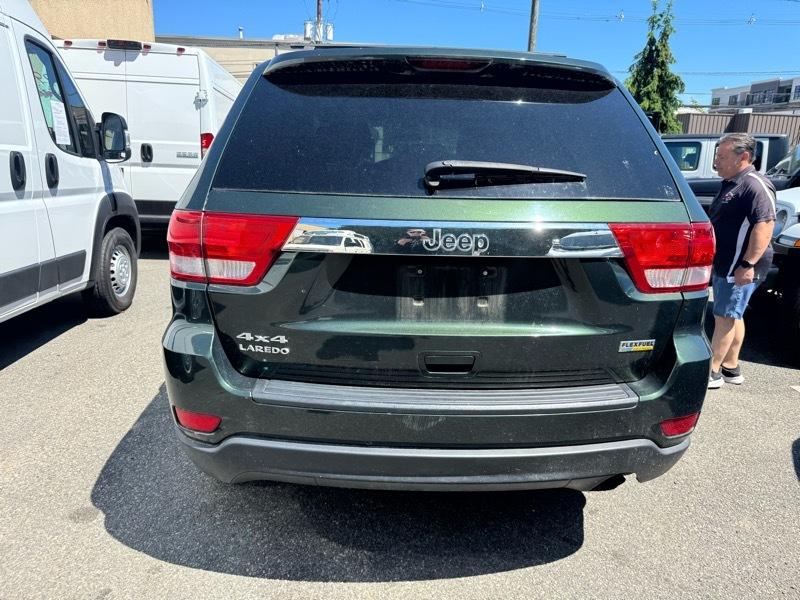 Jeep Grand Cherokee Laredo 4WD 2011