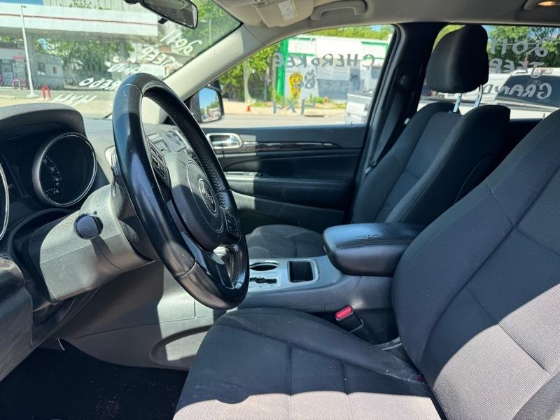 Jeep Grand Cherokee Laredo 4WD 2011