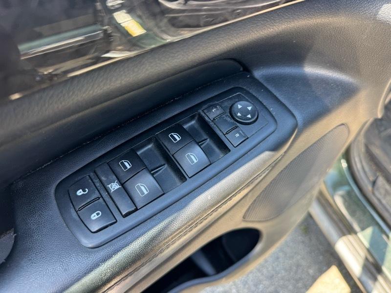 Jeep Grand Cherokee Laredo 4WD 2011