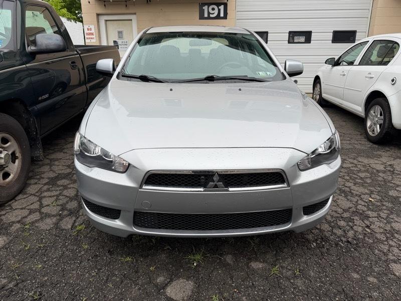 Mitsubishi Lancer ES 2013