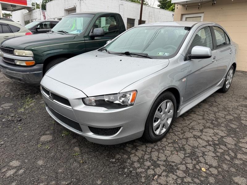 Mitsubishi Lancer ES 2013