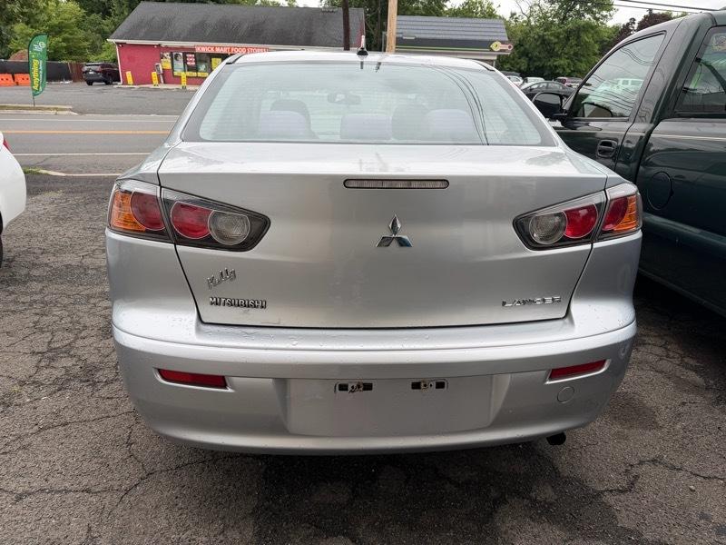 Mitsubishi Lancer ES 2013
