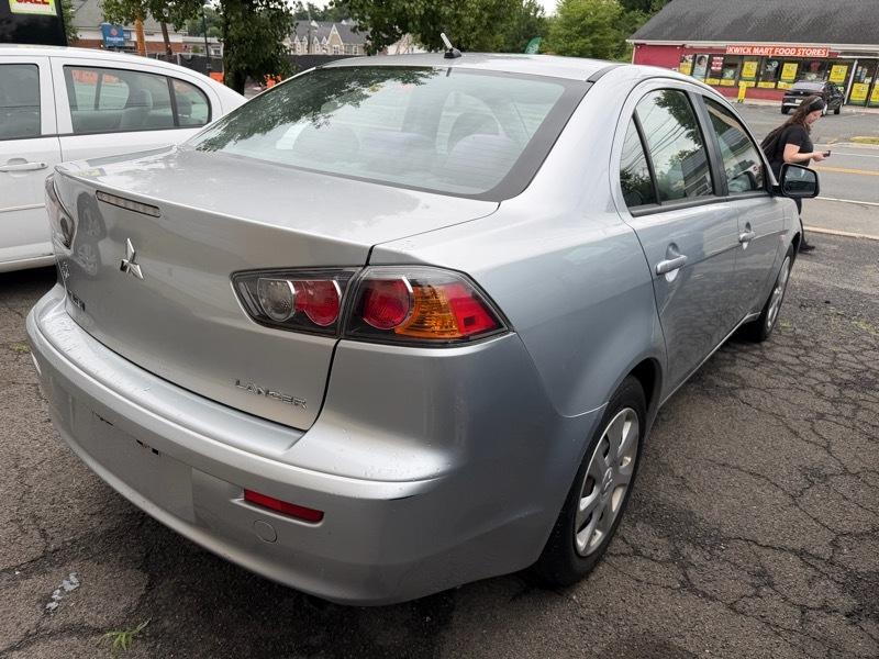 Mitsubishi Lancer ES 2013