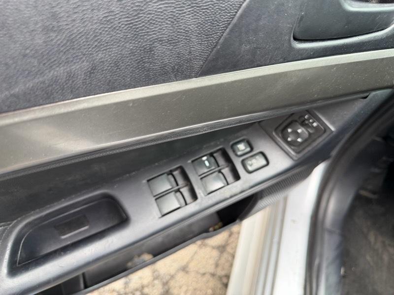 Mitsubishi Lancer ES 2013