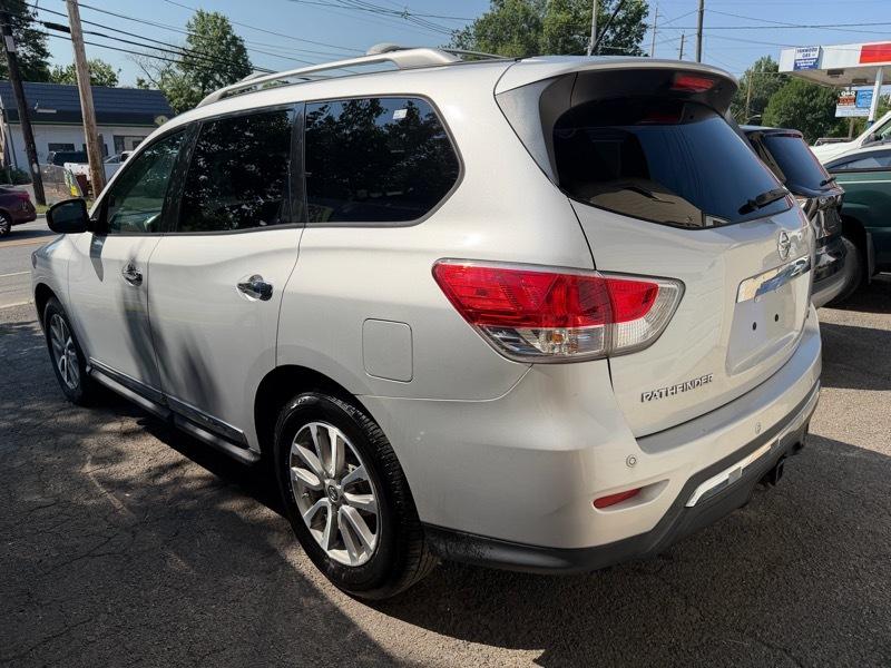 Nissan Pathfinder SL 4WD 2013