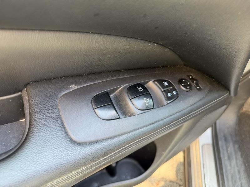 Nissan Pathfinder SL 4WD 2013