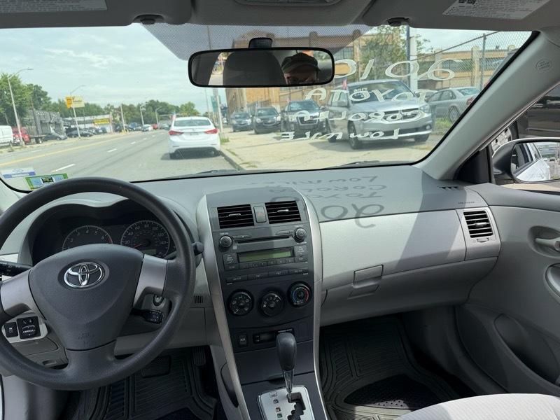 Toyota Corolla LE 4-Speed AT 2010