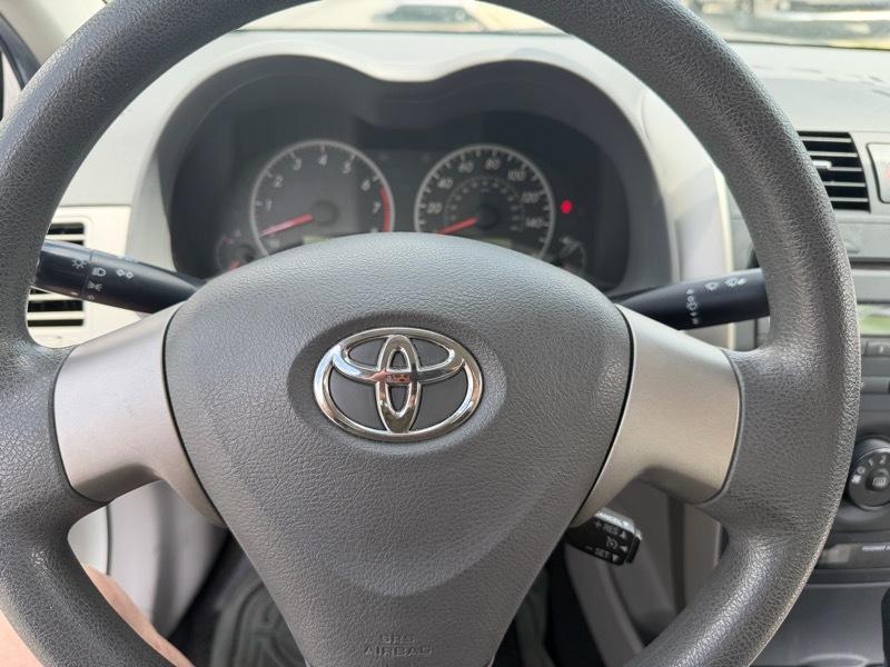 Toyota Corolla LE 4-Speed AT 2010
