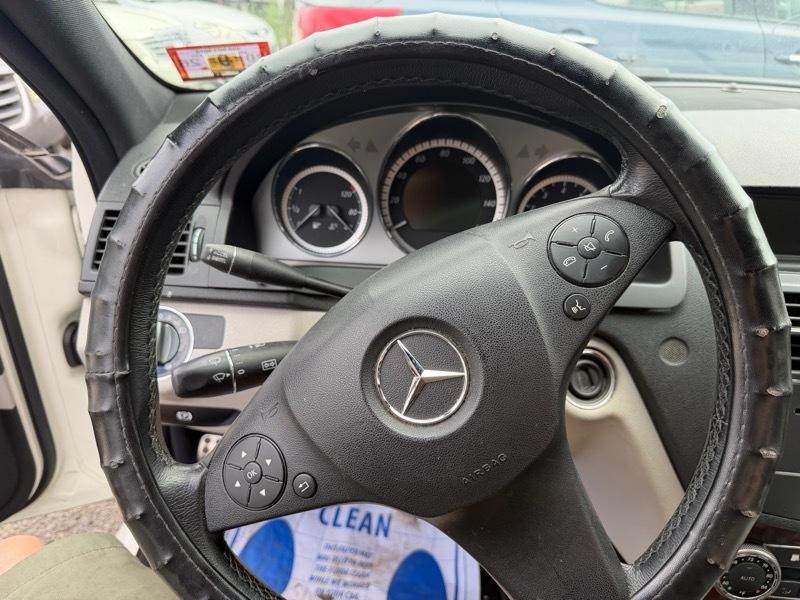 Mercedes-Benz C-Class C300 4MATIC Luxury Sedan 2009