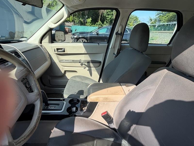 Ford Escape XLS FWD 2010