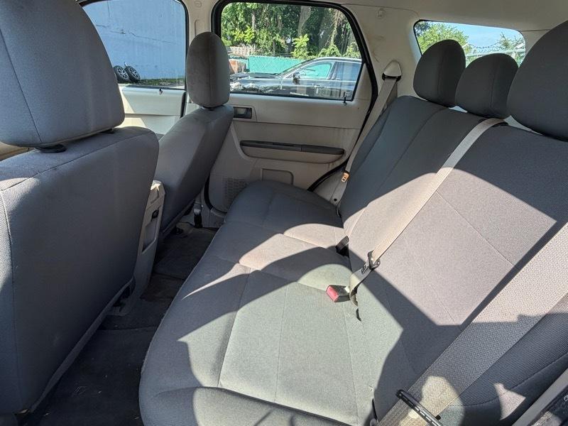 Ford Escape XLS FWD 2010