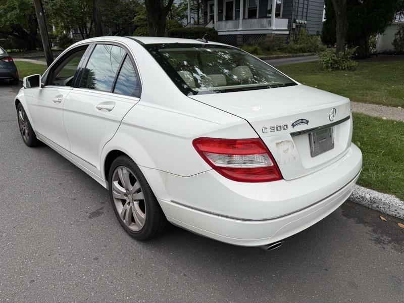 Mercedes-Benz C-Class C300 4MATIC Luxury Sedan 2010