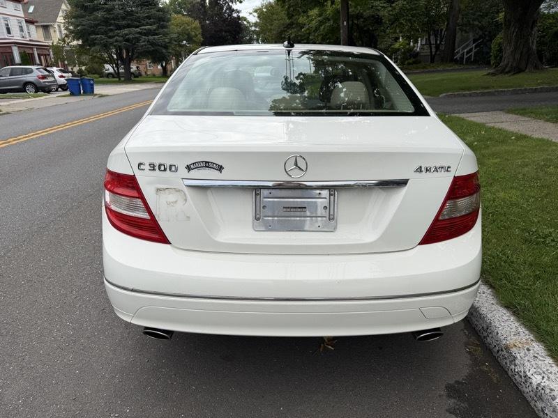 Mercedes-Benz C-Class C300 4MATIC Luxury Sedan 2010
