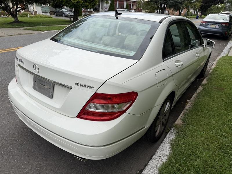 Mercedes-Benz C-Class C300 4MATIC Luxury Sedan 2010