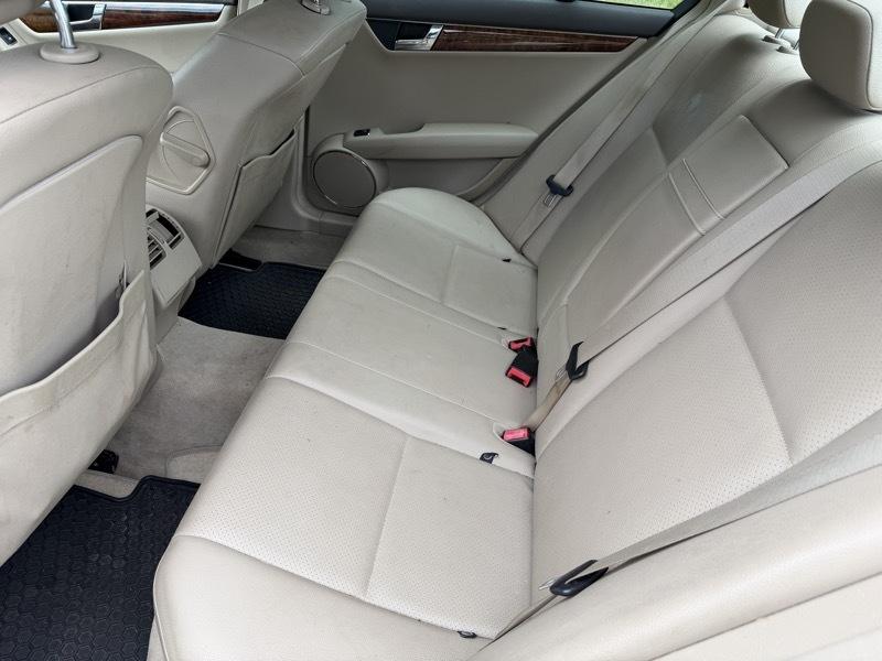 Mercedes-Benz C-Class C300 4MATIC Luxury Sedan 2010