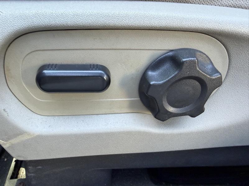 Ford Explorer Base FWD 2014