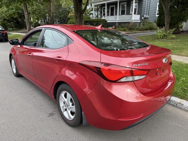 Hyundai Elantra SE 6AT 2015