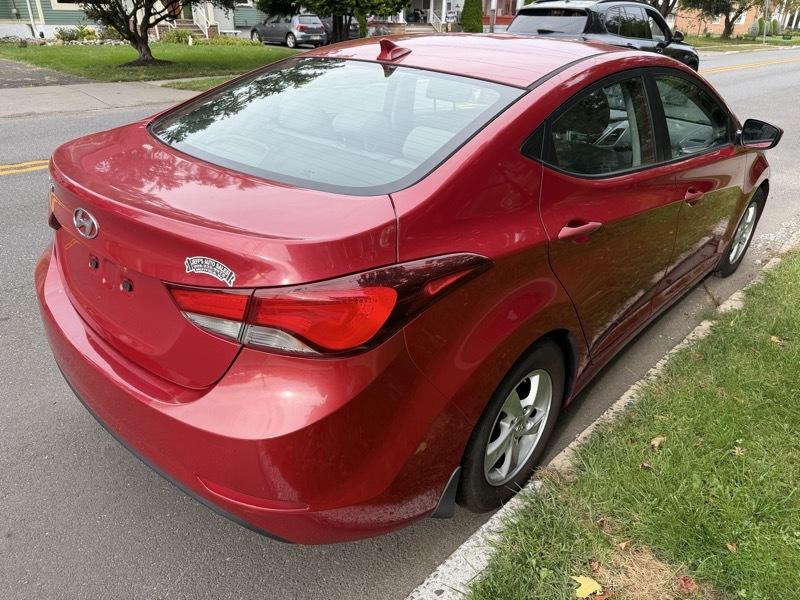 Hyundai Elantra SE 6AT 2015