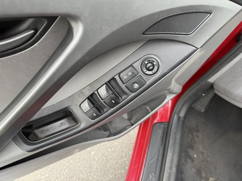 Hyundai Elantra SE 6AT 2015