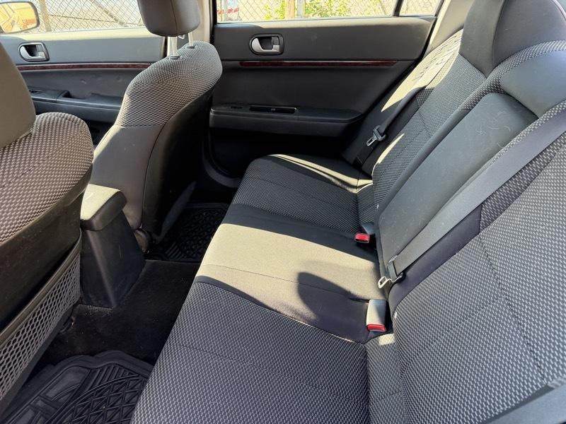 Mitsubishi Galant ES 2012