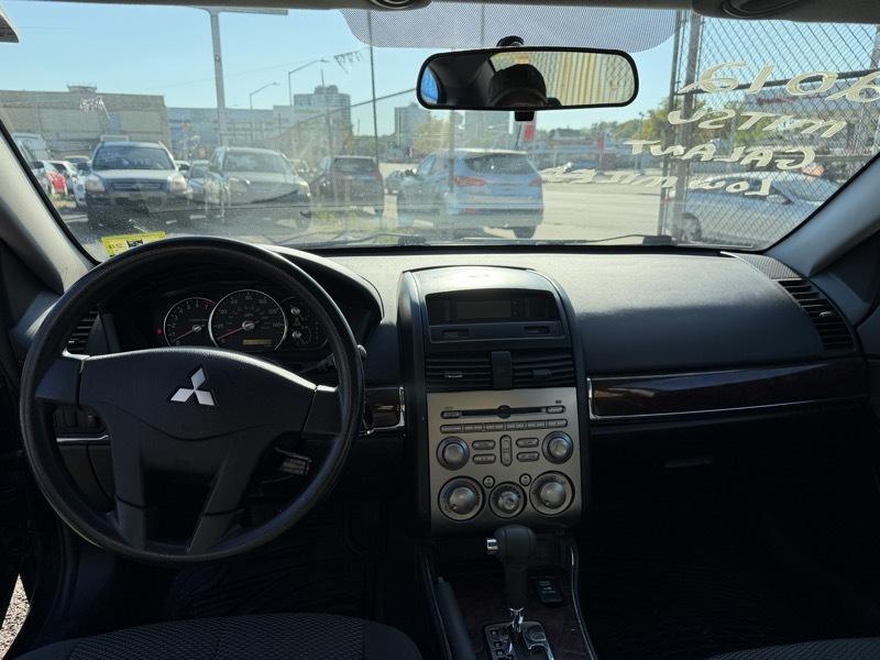 Mitsubishi Galant ES 2012