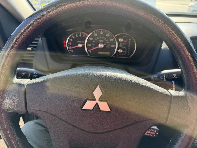 Mitsubishi Galant ES 2012