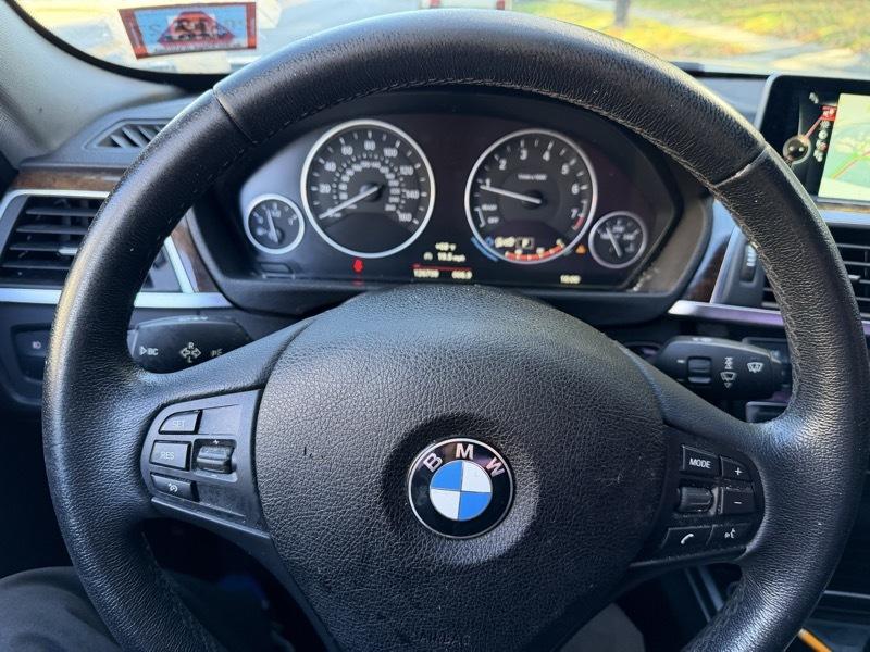BMW 3-Series 320i xDrive Sedan 2016