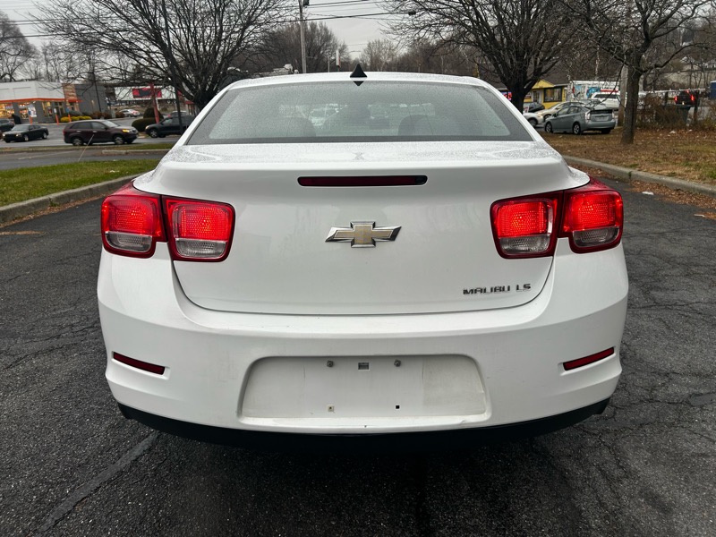2014 Chevrolet Malibu LS photo 4