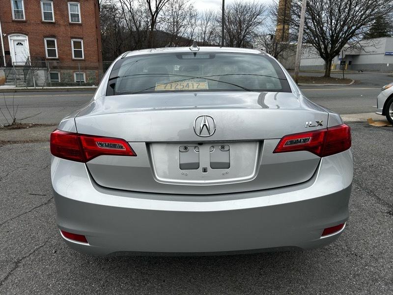 Acura ILX 5-Spd AT w/ Technology Package 2013