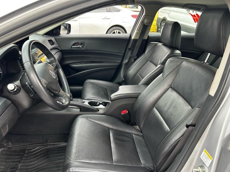 Acura ILX 5-Spd AT w/ Technology Package 2013