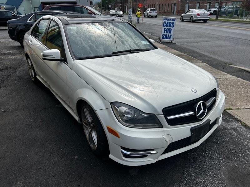 Mercedes-Benz C-Class C300 4MATIC Luxury Sedan 2012