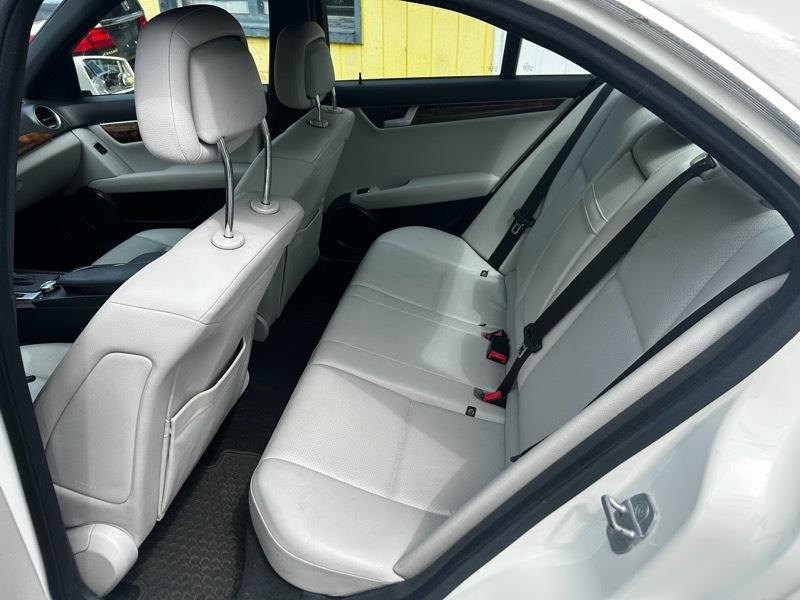 Mercedes-Benz C-Class C300 4MATIC Luxury Sedan 2012