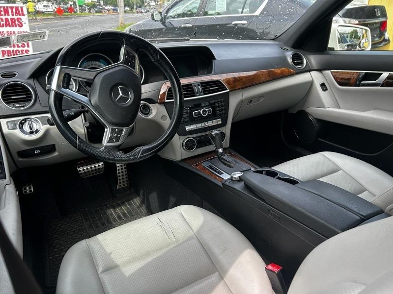 Mercedes-Benz C-Class C300 4MATIC Luxury Sedan 2012