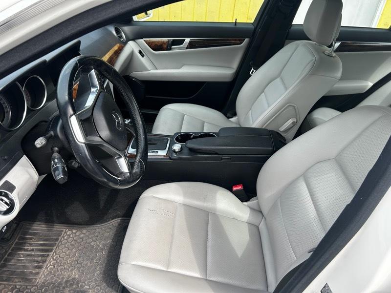 Mercedes-Benz C-Class C300 4MATIC Luxury Sedan 2012